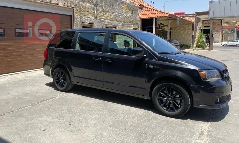 دودج جراند كارافان